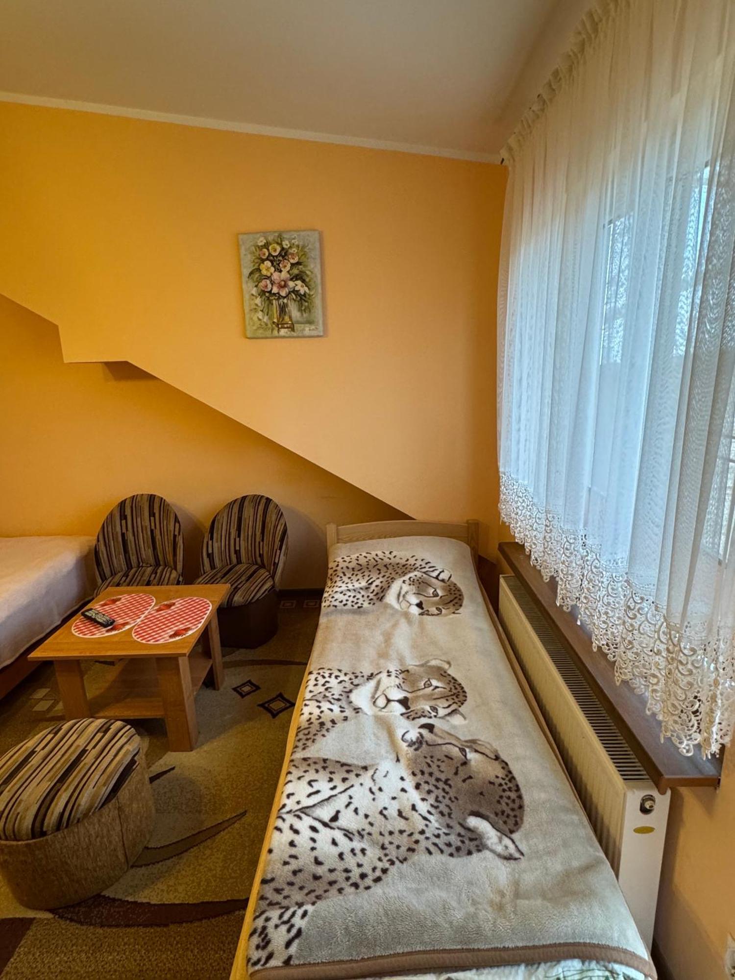 Pokoje Goscinne U Sary Ujście-Darłowskie Exterior foto